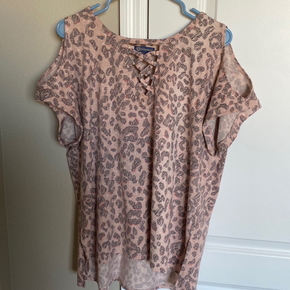 Democracy cold shoulder top with animal print pink and grey size XL